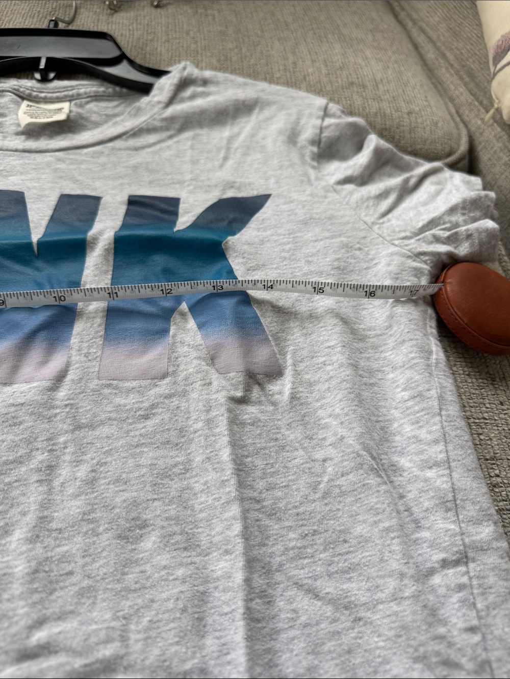PINK Victoria's Secret Gray Tee with Blue Ombre Logo - Picture 6 of 7